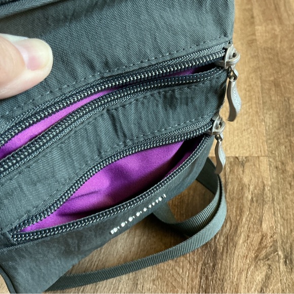 Baggallini Crossbody Purse Bag RFID Journey Sand Small Dark Gray Silver Travel - Picture 10 of 15